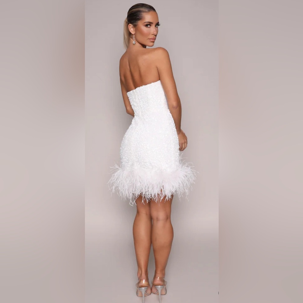 Chic White Feathered Strapless Sequined Mini Dress - image 2